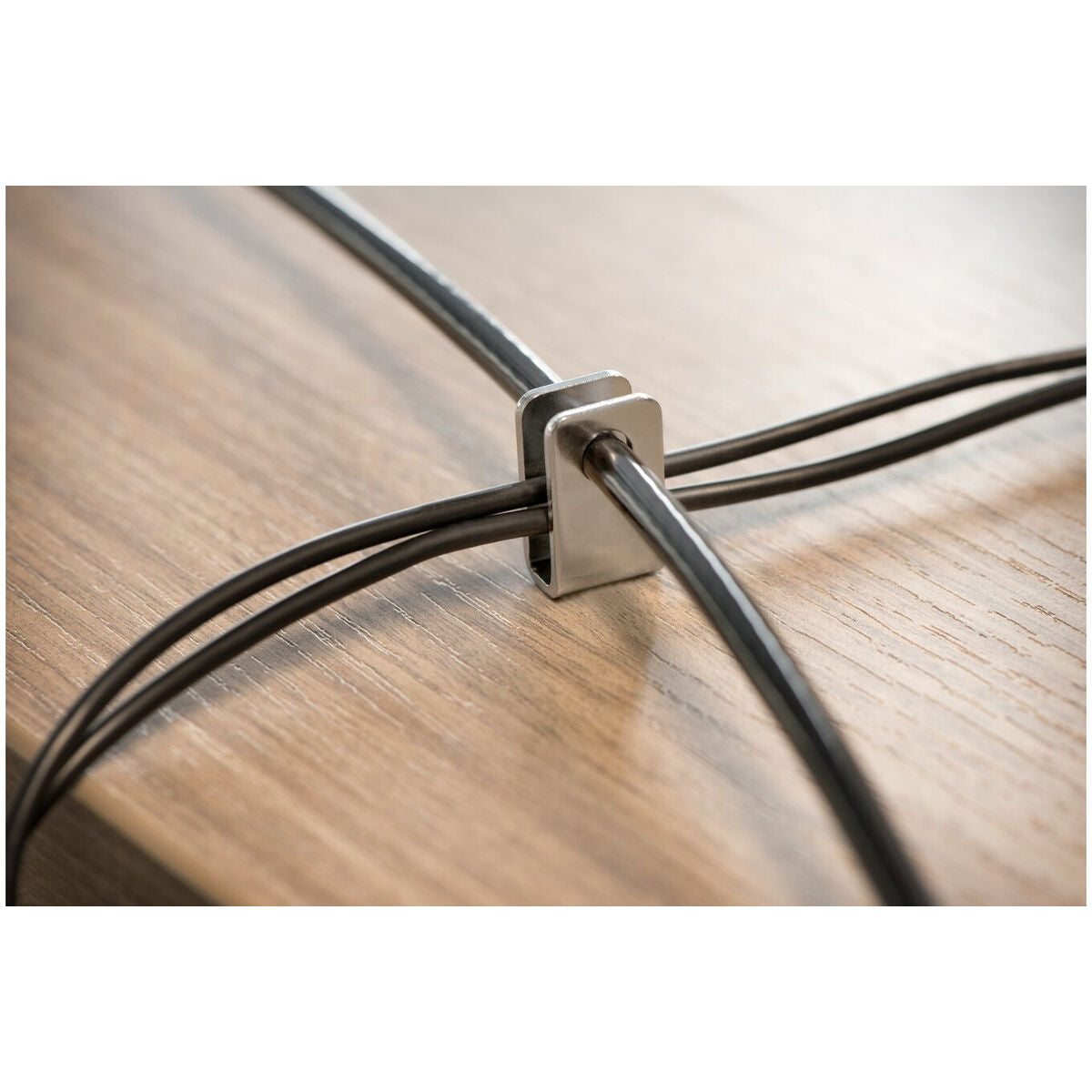 V4HB6D64C450EA1112C38F3E2BBC680B774R6446388P4